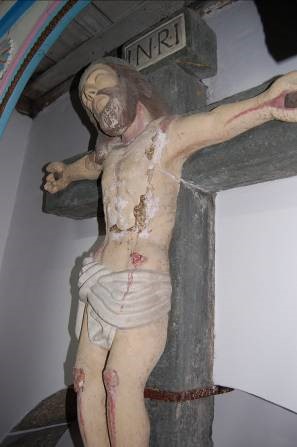 restauro Cristo na  Cruz  escultura sobre pedra policromada Igreja do Calvrio, Seroa
